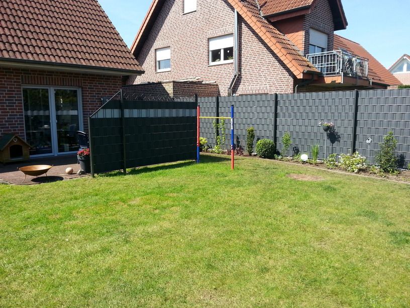Sichtschutz Doppelstabgitter anthrazit mit Premium Streifen, Gartenbereich Rasenfläche