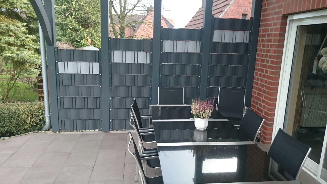 Sichtschutz Doppelstabgitter anthrazit mit Premium Streifen, Terrassenbereich modern